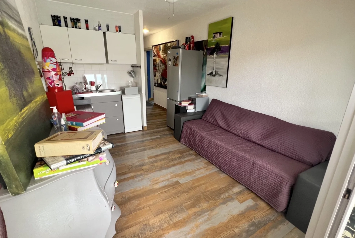 Studio cabine à Carnon plage avec vue sur le jardin et le port 