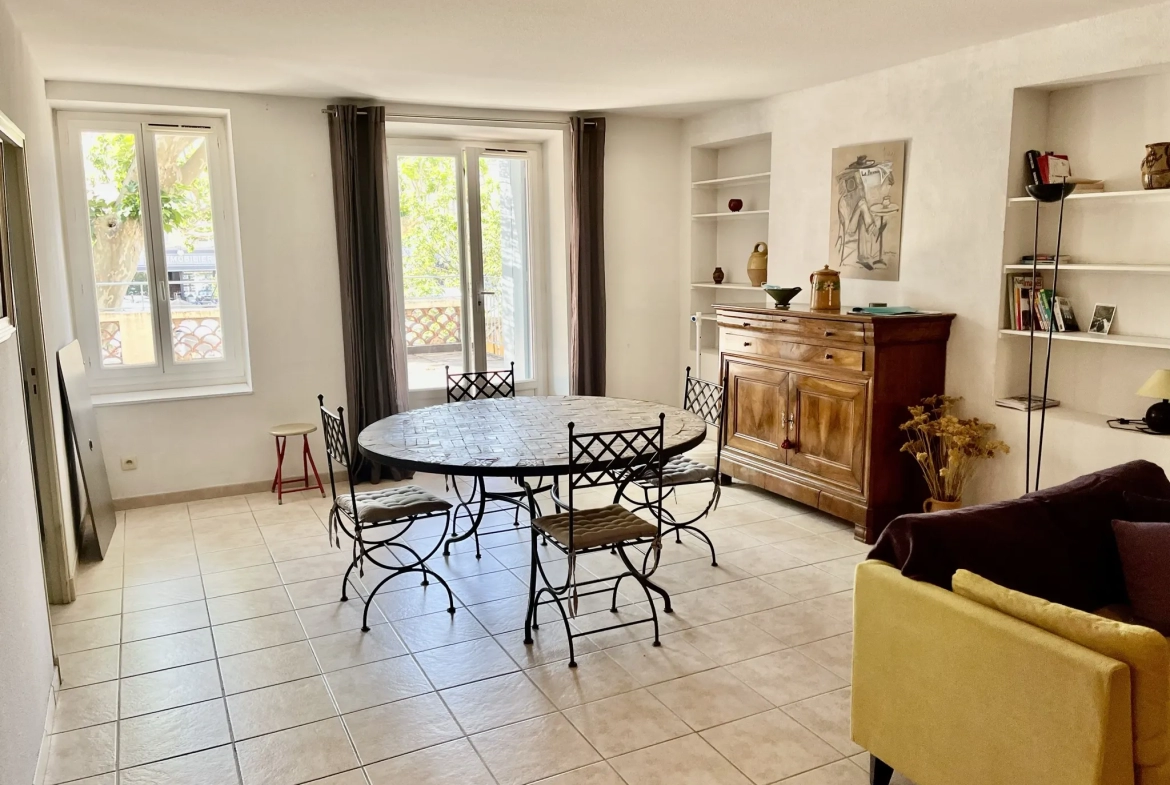 Appartement de 99m2 avec terrasse au centre de Vaison la Romaine 