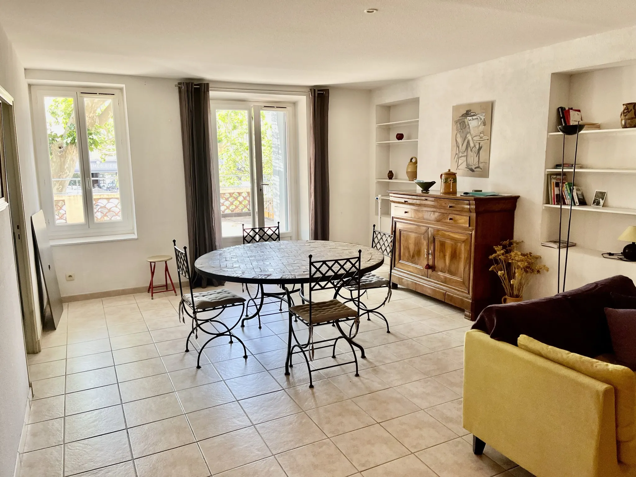 Appartement de 99m2 avec terrasse au centre de Vaison la Romaine 