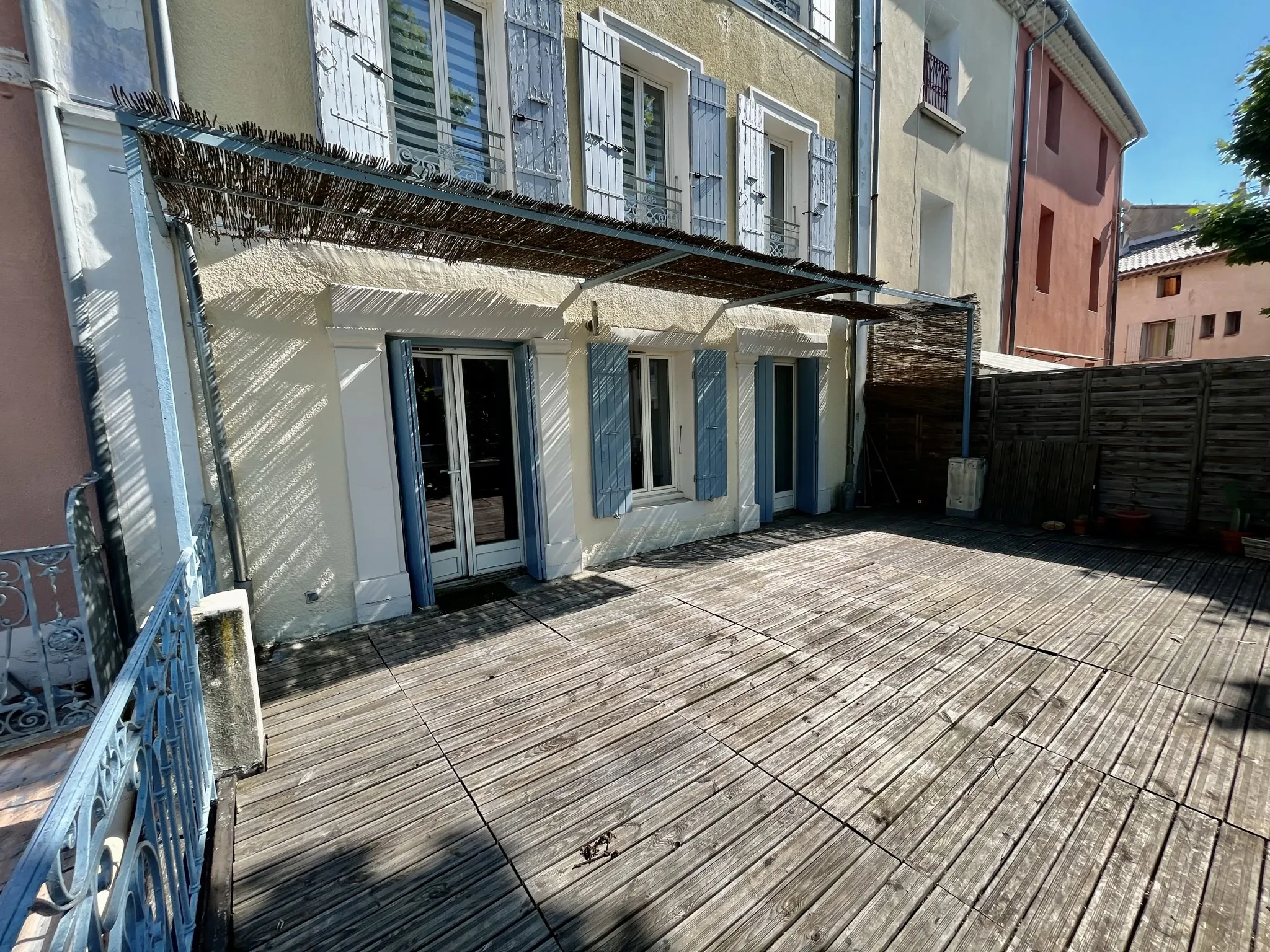 Appartement de 99m2 avec terrasse au centre de Vaison la Romaine 