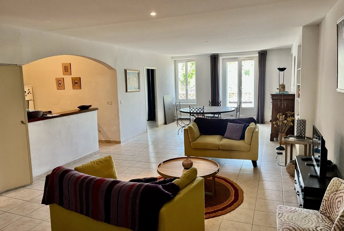 Appartement de 99m2 avec terrasse au centre de Vaison la Romaine 