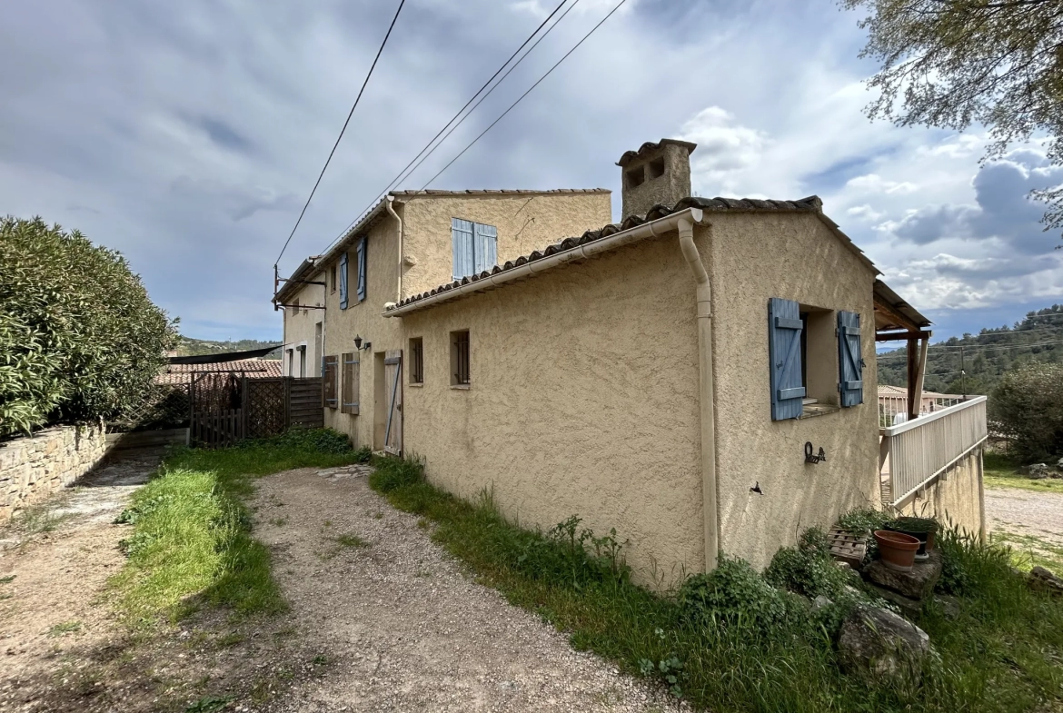 Maison 3 pièces + garage + ruine à Taradeau 