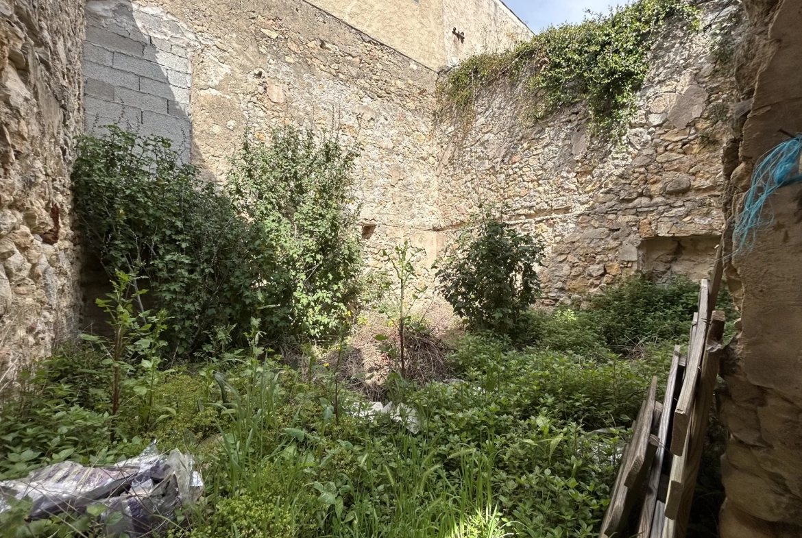 Maison 3 pièces + garage + ruine à Taradeau 