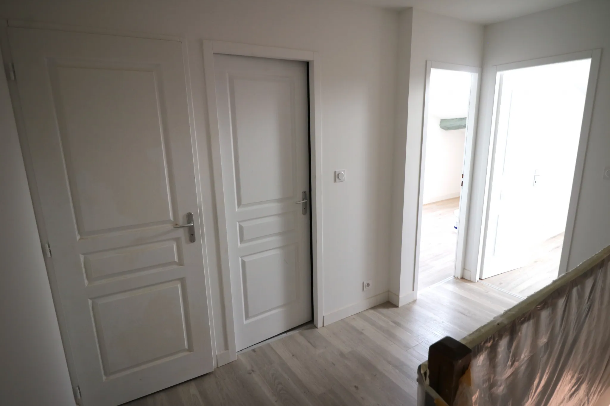 Immeuble de rapport 2 logements et un local commercial en plein coeur de Saint-Savinien 