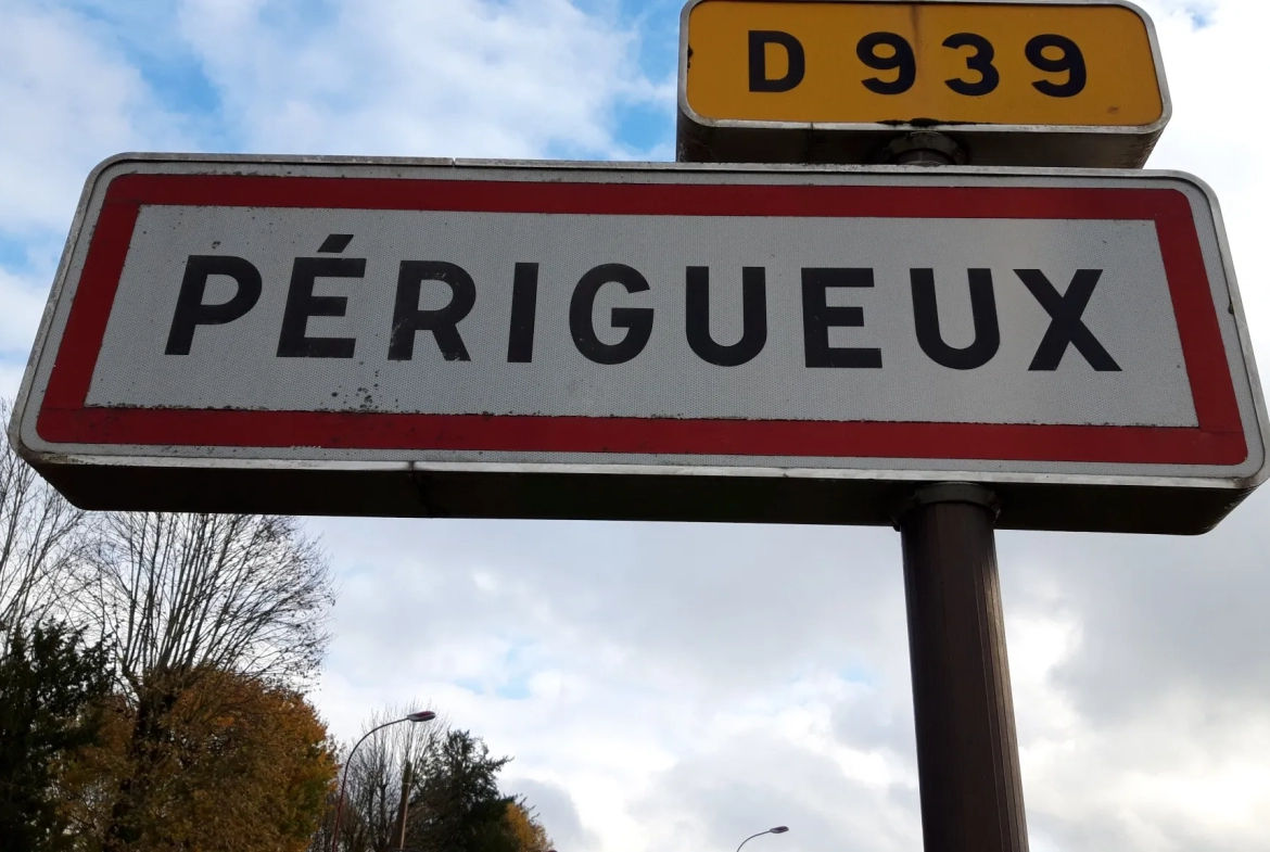 Studio neuf avec parking dans résidence étudiante à Perigueux 