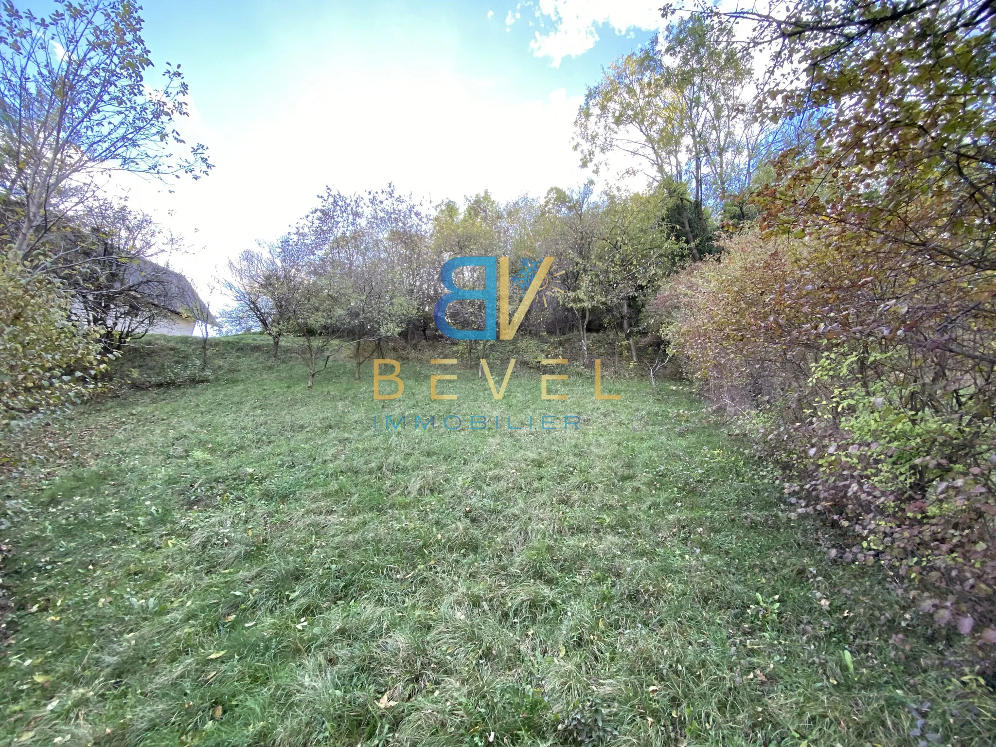 Terrain constructible 1419m2 - Centre Saint Jean de Maurienne 