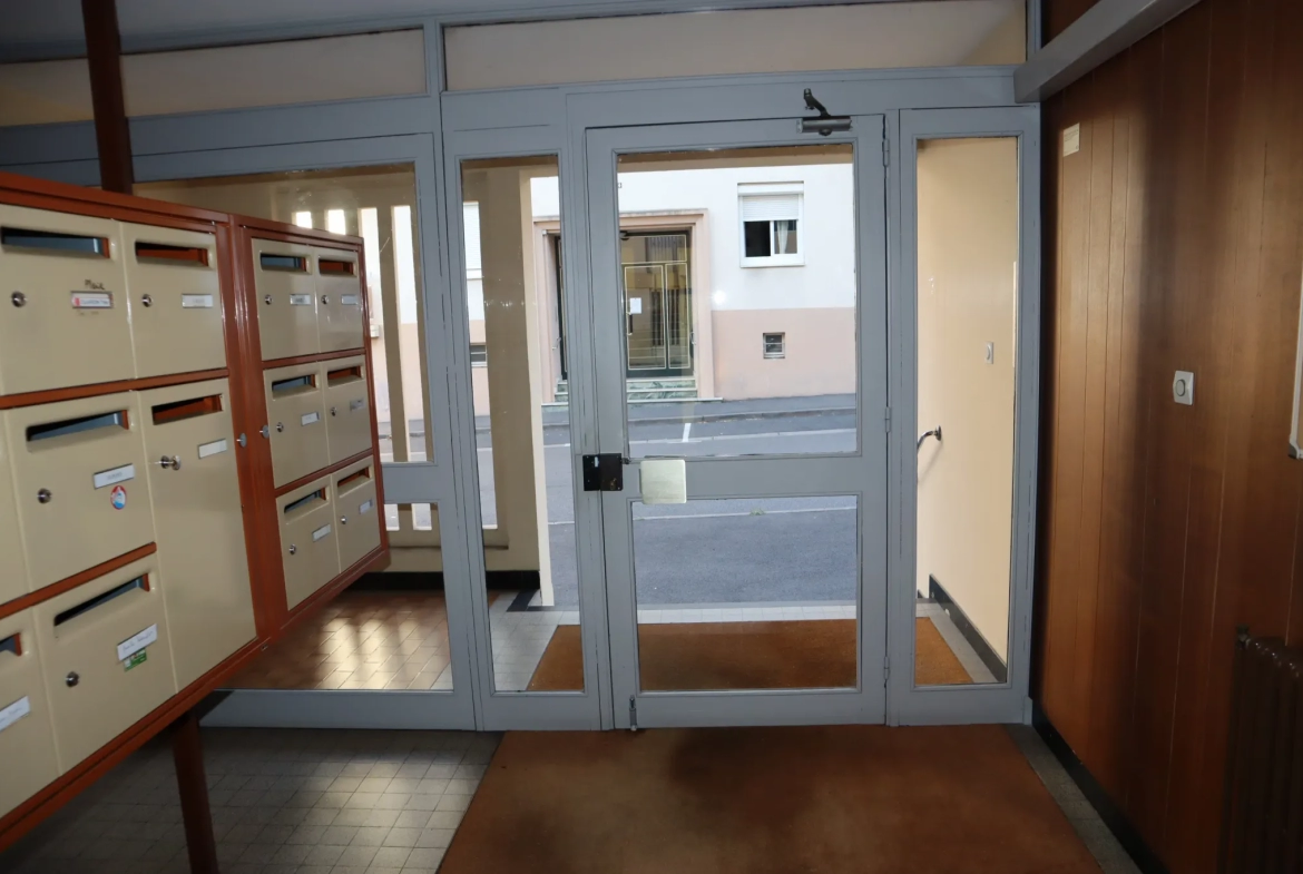 Appartement à rénover au rez-de-chaussée à Autun 