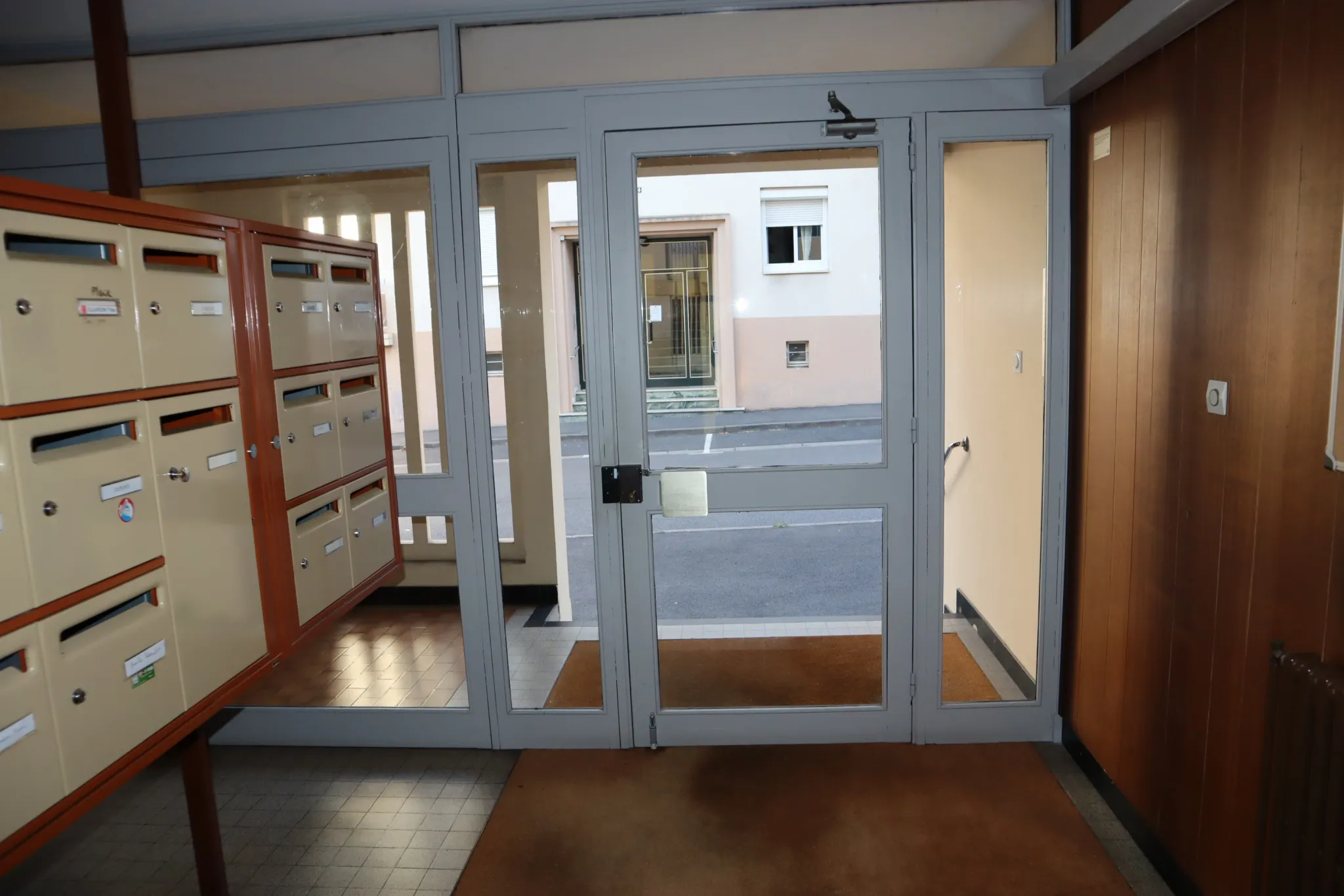 Appartement à rénover au rez-de-chaussée à Autun 