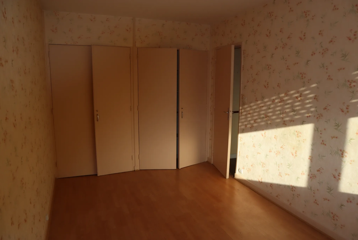 Appartement à rénover au rez-de-chaussée à Autun 