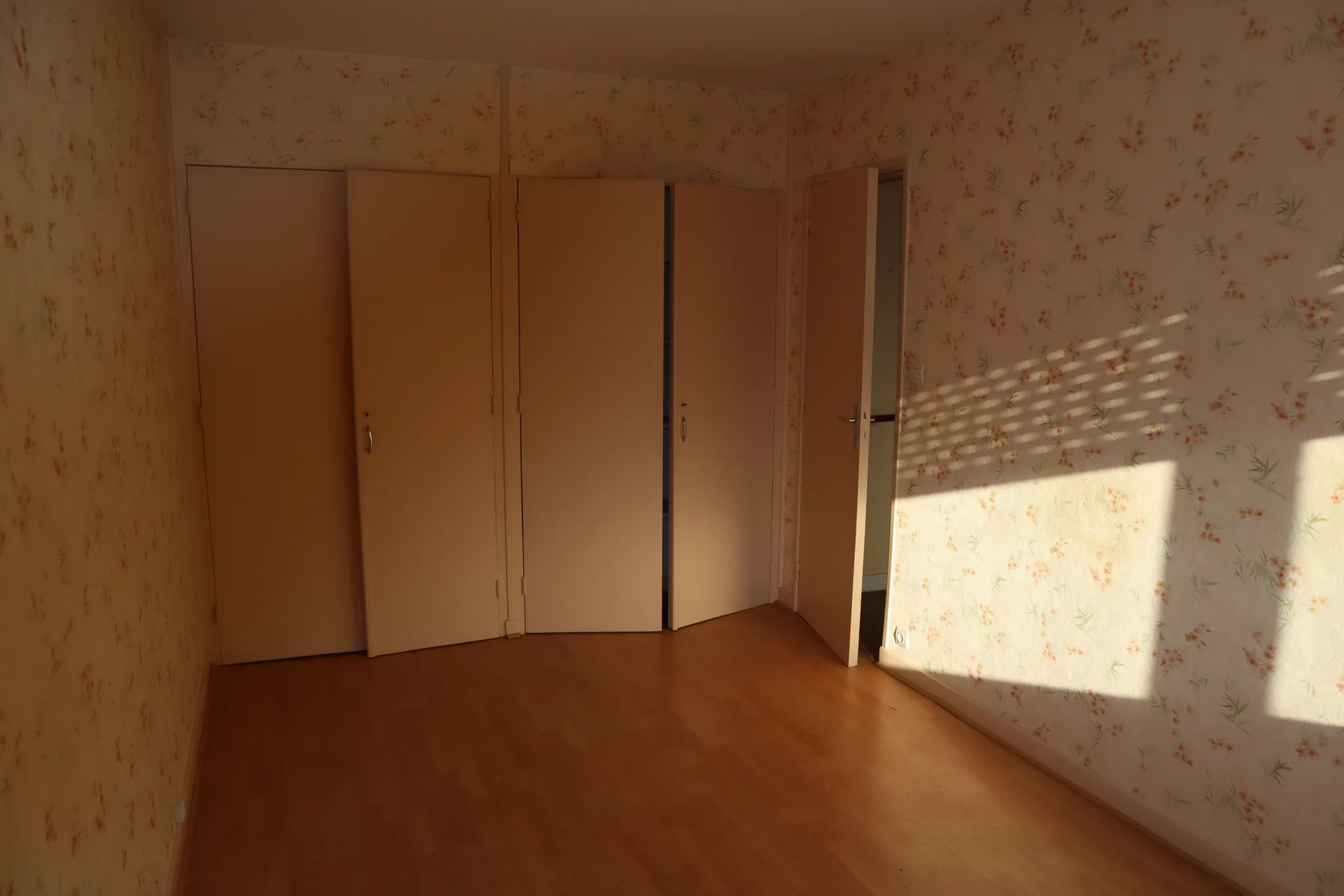 Appartement à rénover au rez-de-chaussée à Autun 