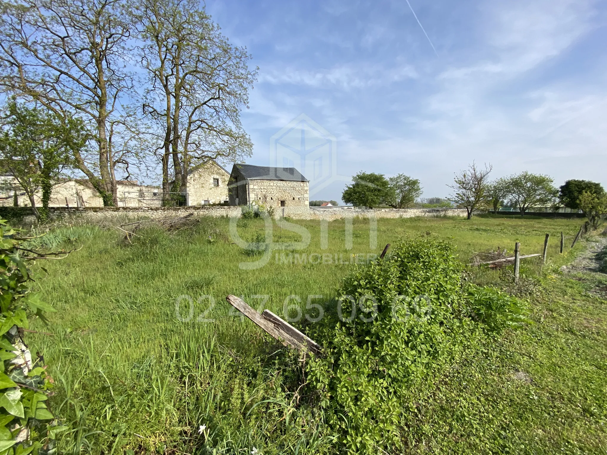 Terrain à bâtir à Rilly sur Vienne de 830m2 