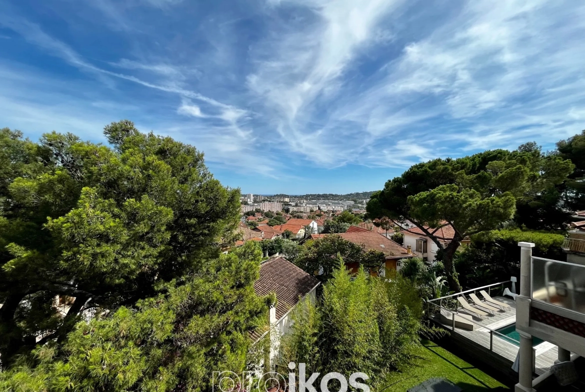 Appartement 3 pièces avec vue dégagée à Toulon 