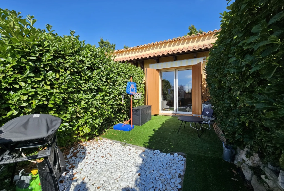 Maisonnette entièrement rénovée avec jardin à St Vallier de Thiey (06460) 