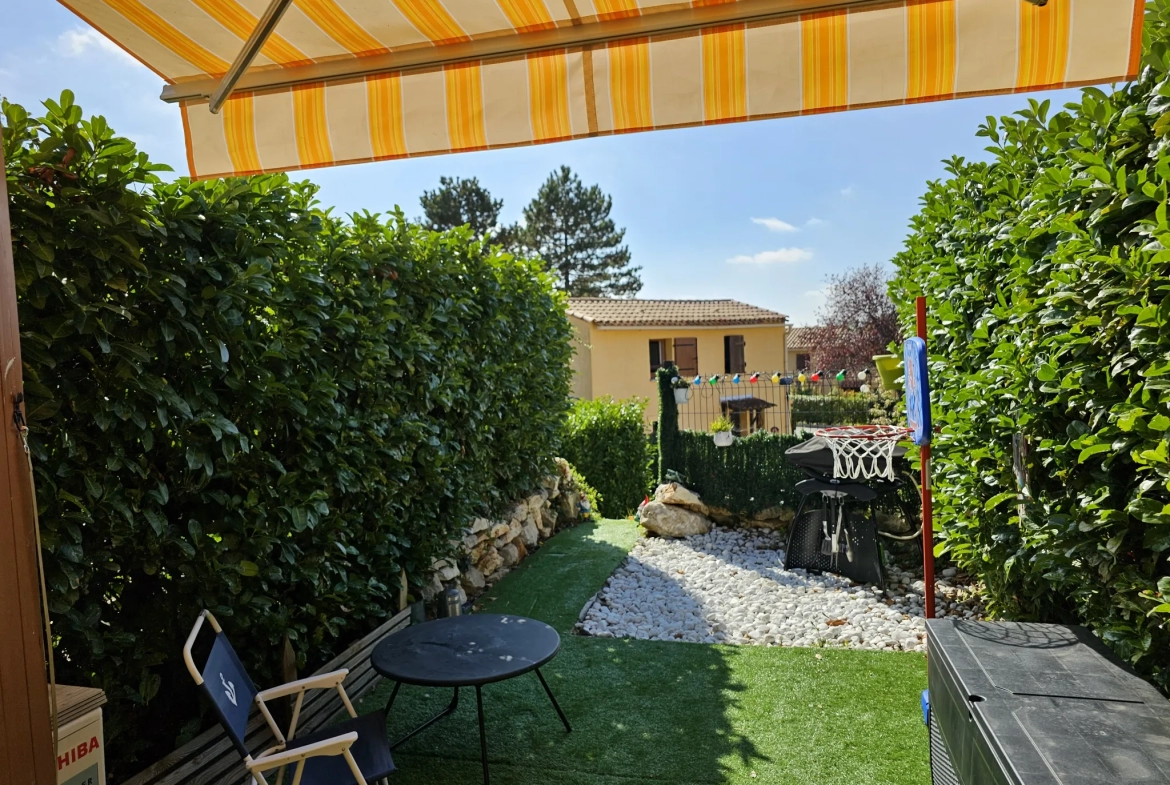 Maisonnette entièrement rénovée avec jardin à St Vallier de Thiey (06460) 