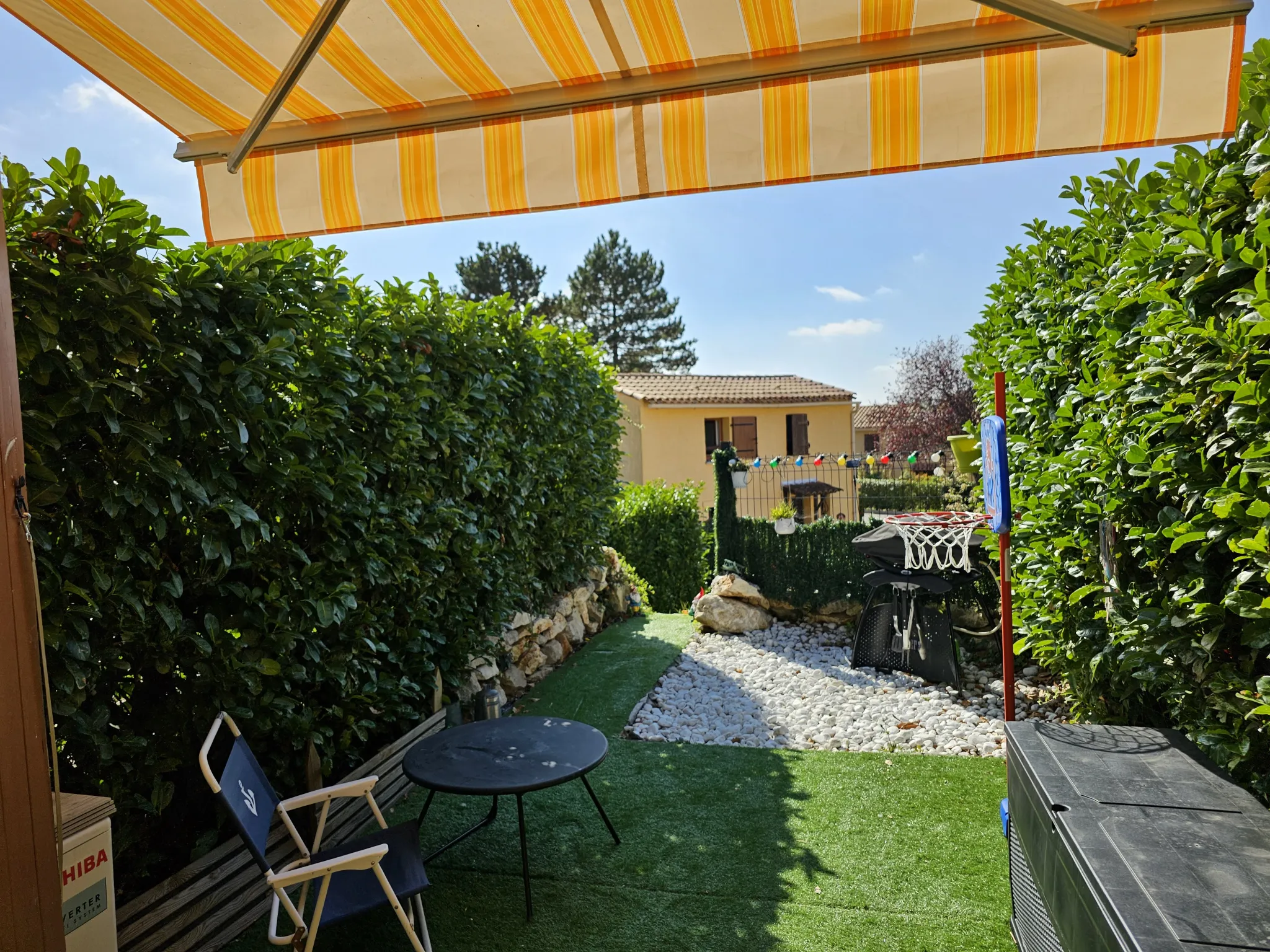 Maisonnette entièrement rénovée avec jardin à St Vallier de Thiey (06460) 