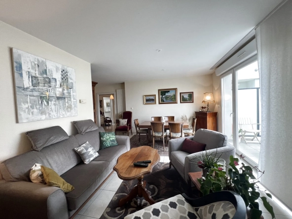 Appartement 3 pièces avec grande terrasse et garage à Colmar