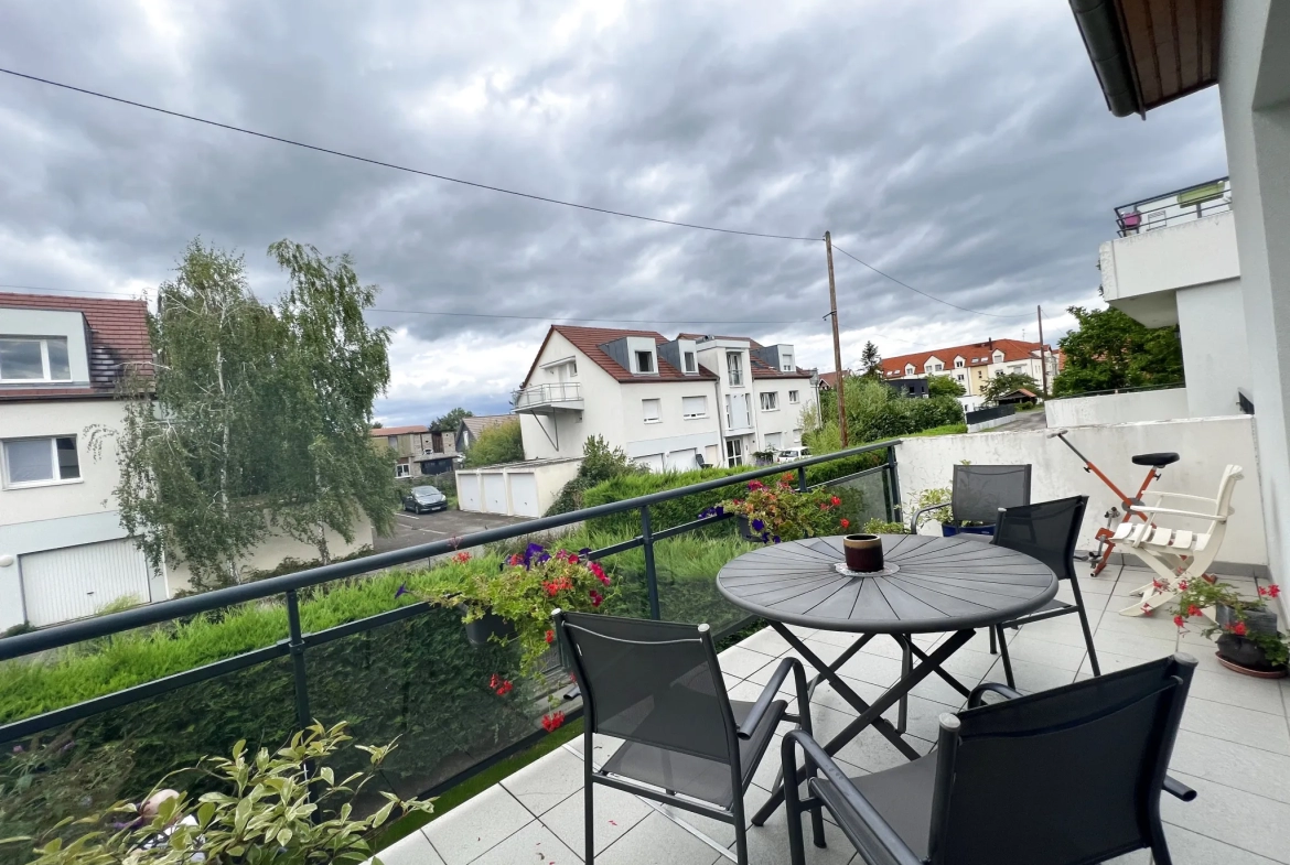 Appartement 3 pièces avec grande terrasse et garage à Colmar 