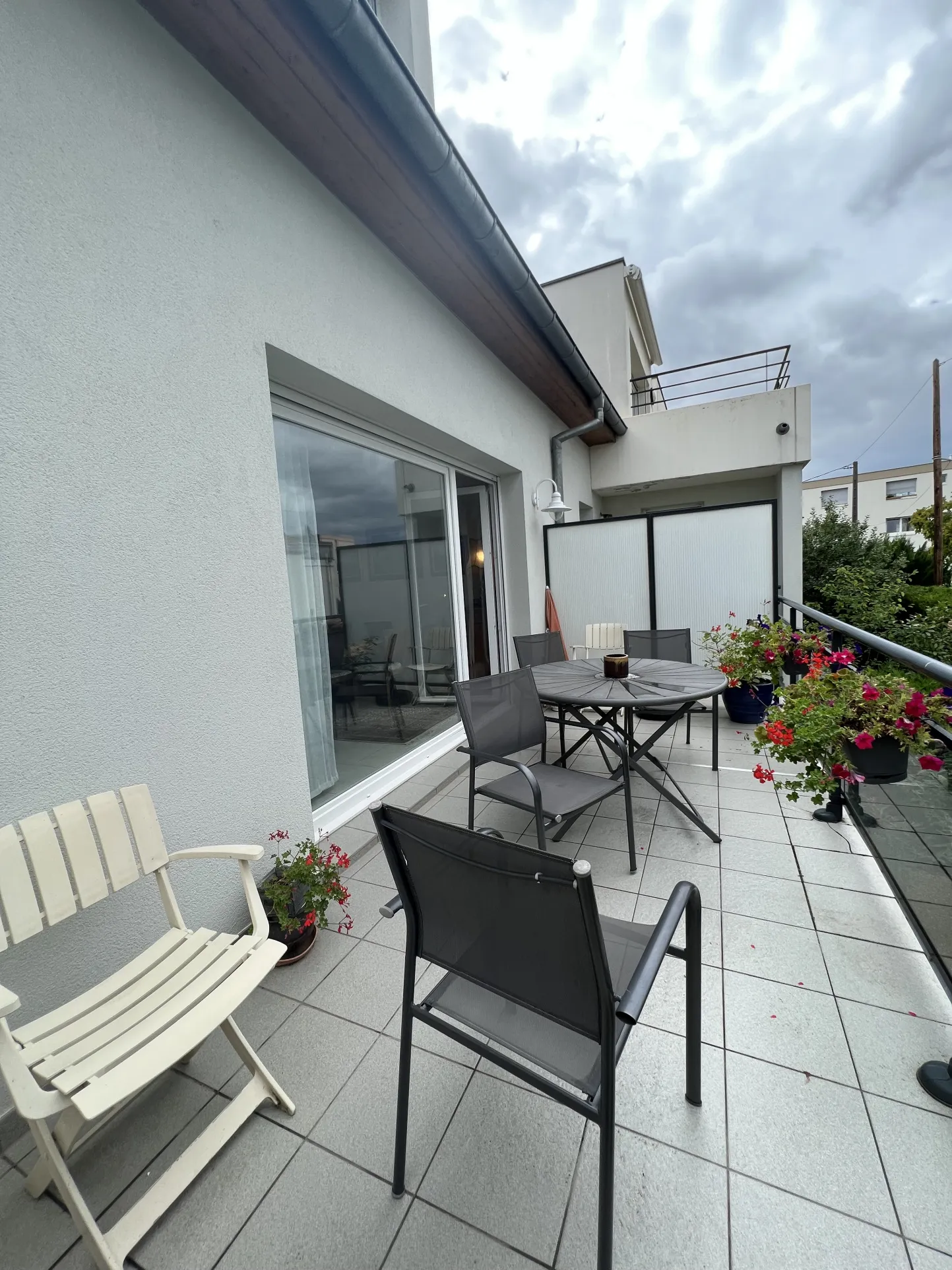 Appartement 3 pièces avec grande terrasse et garage à Colmar 