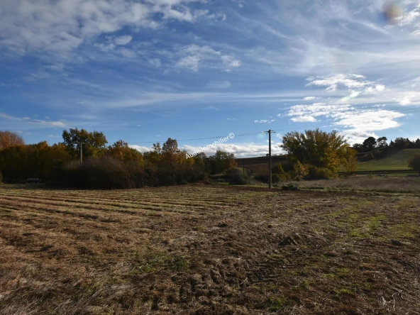 Terrain à bâtir de 1440 m2 à routier