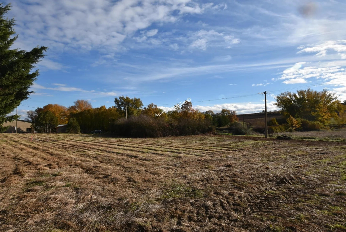 Terrain à bâtir de 1440 m2 à routier 