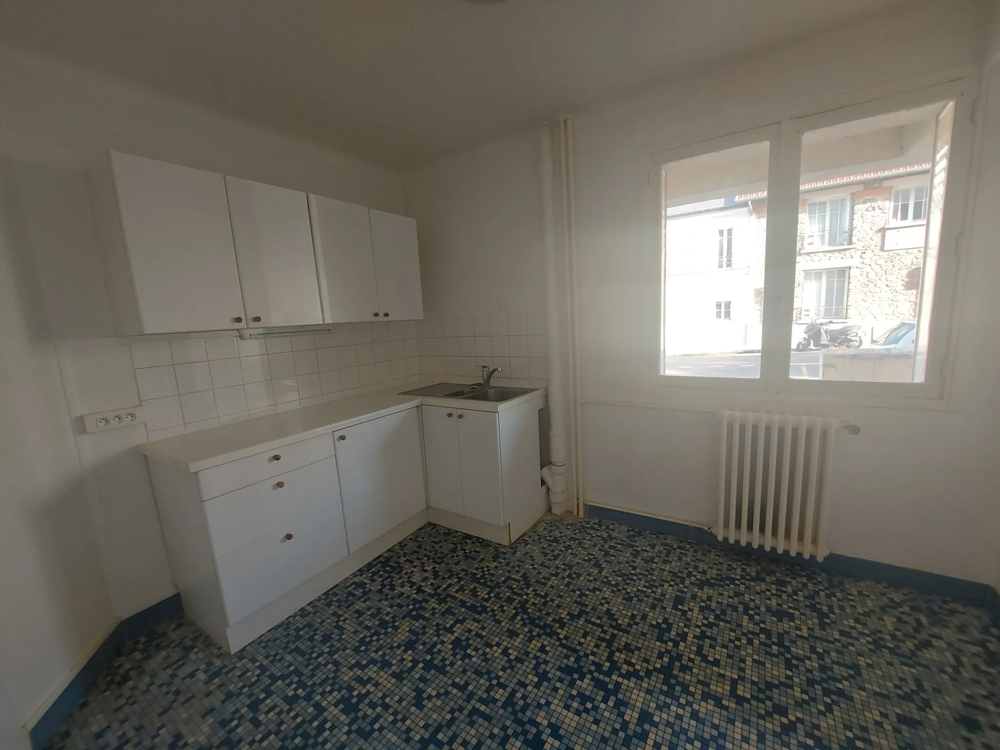 À vendre à Versailles (78) : grand STUDIO / 2 pièces 