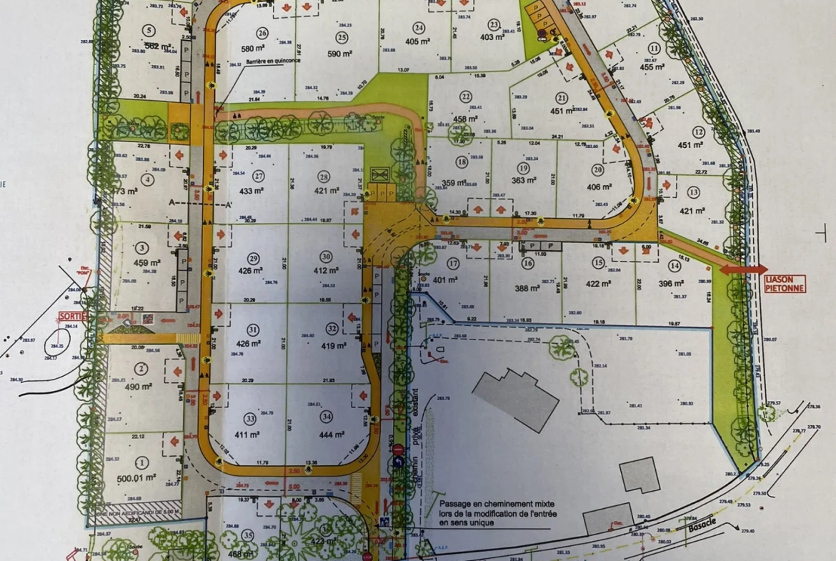 Terrain à bâtir à Morlaàs de 590m2 entièrement viabilisé 