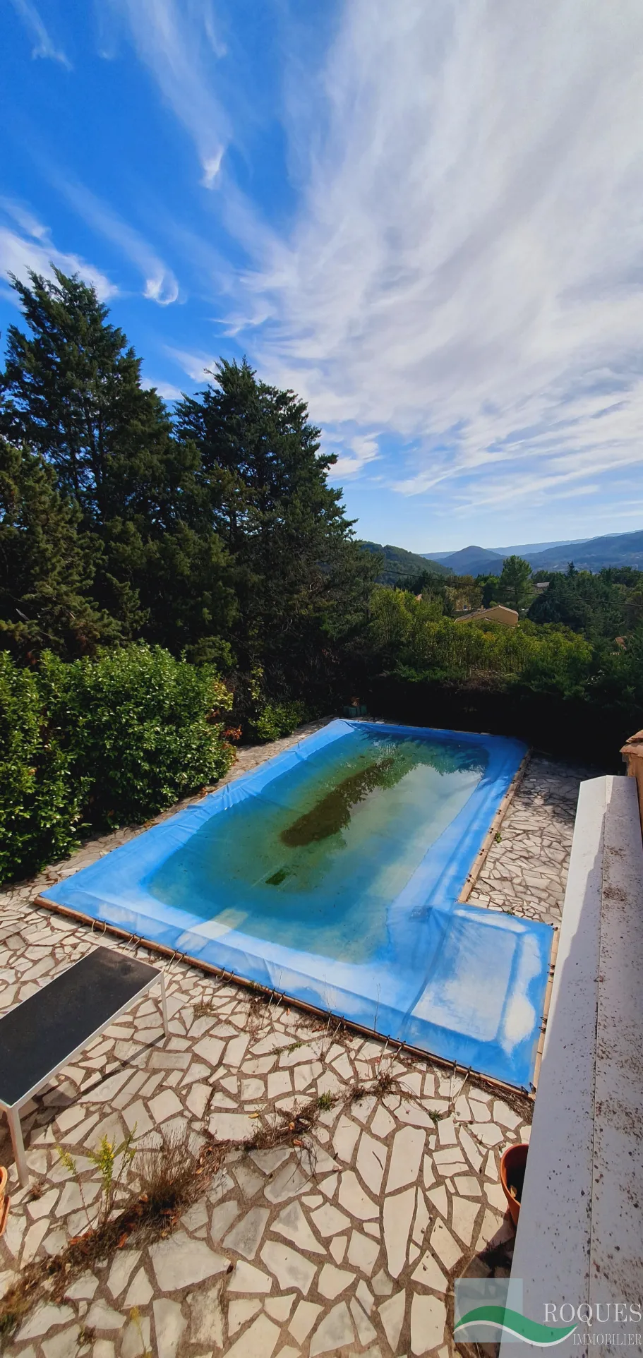 Vente villa indépendante de type 5 avec piscine à Lodève 