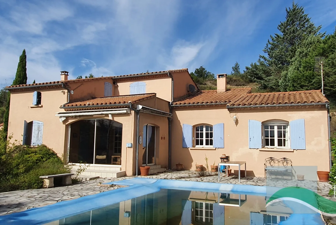 Vente villa indépendante de type 5 avec piscine à Lodève 