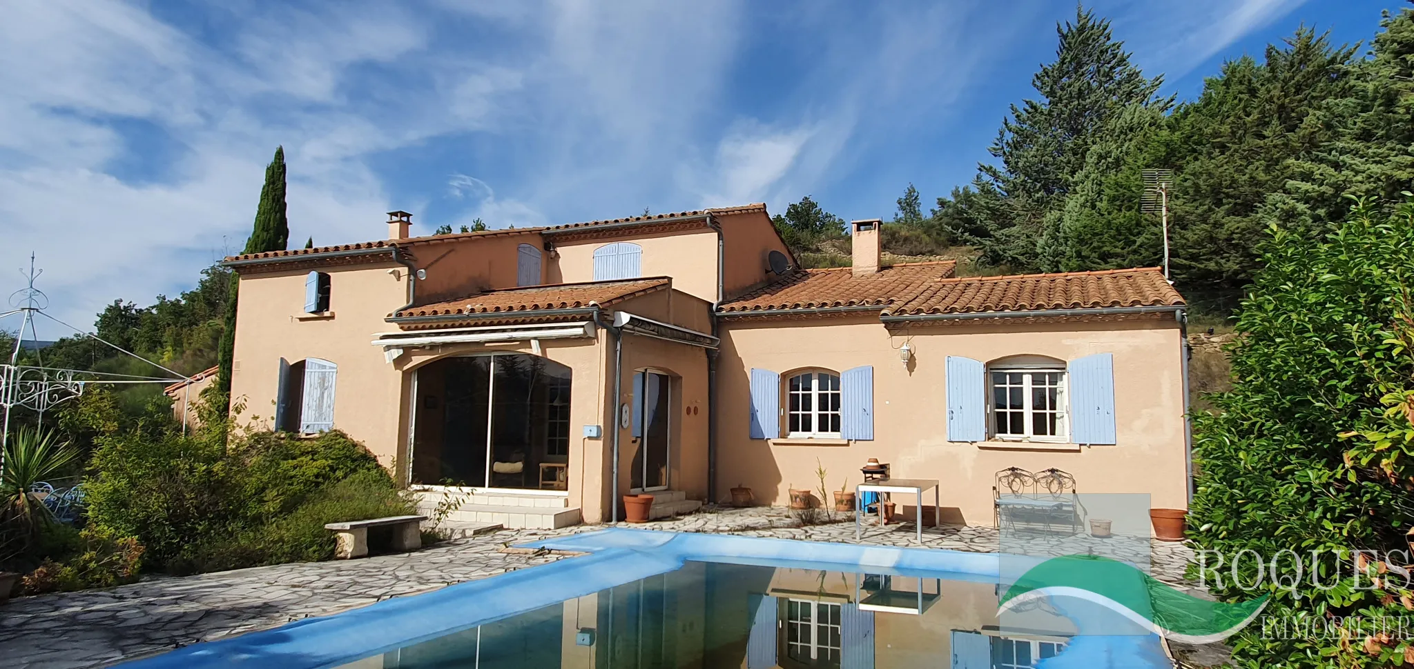 Vente villa indépendante de type 5 avec piscine à Lodève 