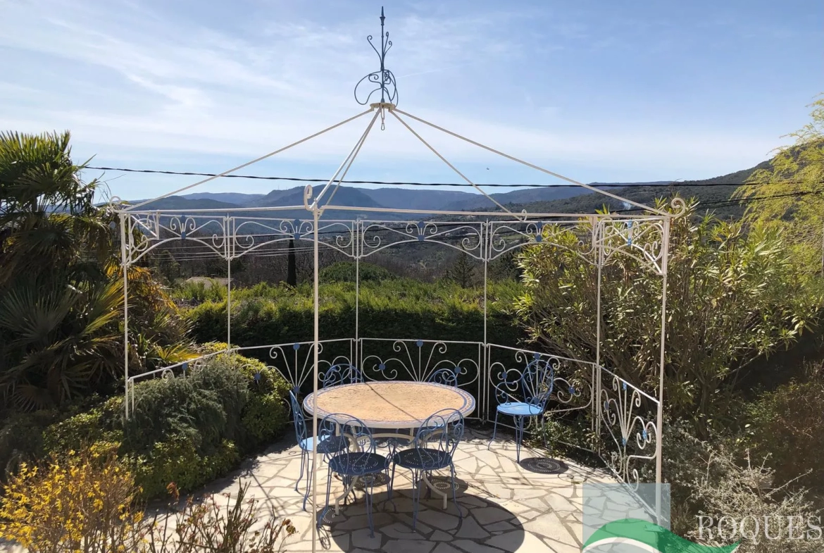 Vente villa indépendante de type 5 avec piscine à Lodève 