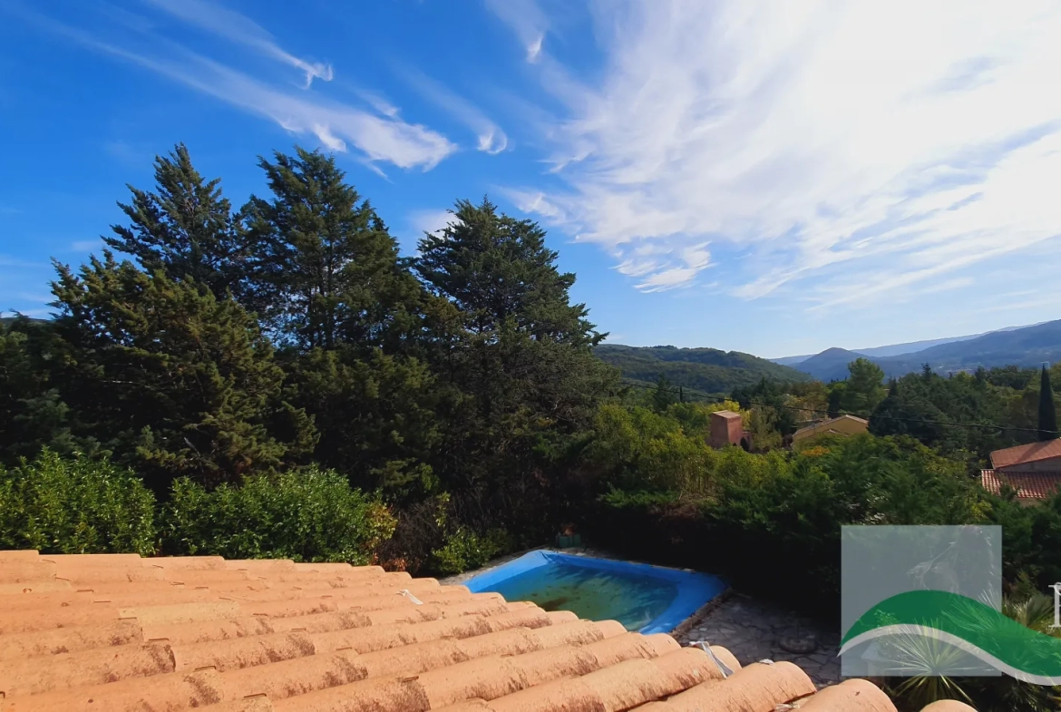 Vente villa indépendante de type 5 avec piscine à Lodève 