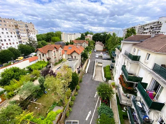 Appartement 2 pièces dernier étage avec terrasse à Villejuif 