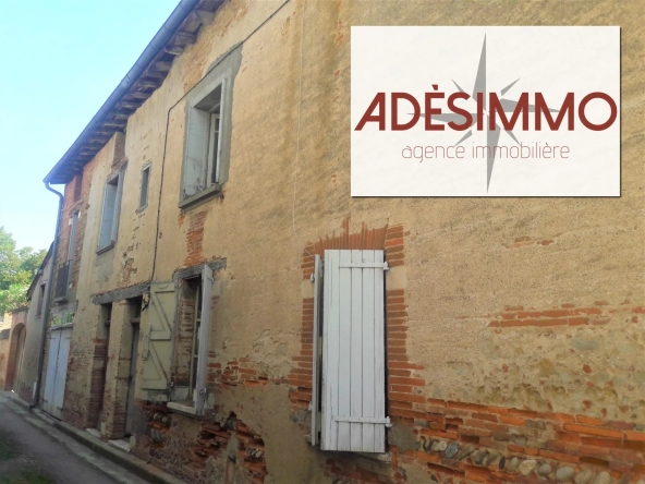 Village House with Three Apartments to Renovate in Saint Sulpice sur Leze