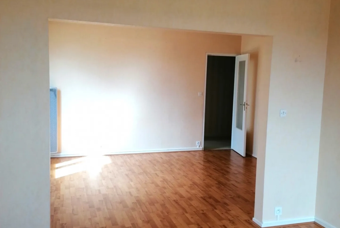 Appartement de 94m2 à Autun. Prix : 89 000 euros. 