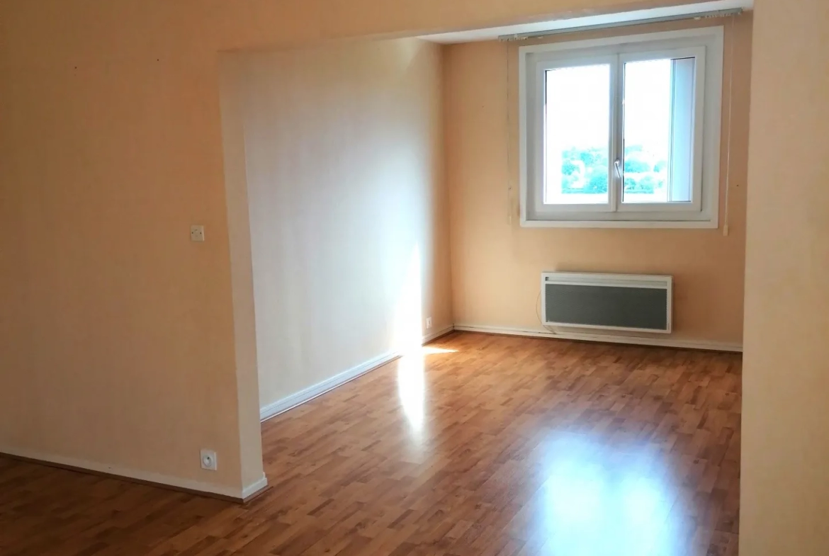 Appartement de 94m2 à Autun. Prix : 89 000 euros. 