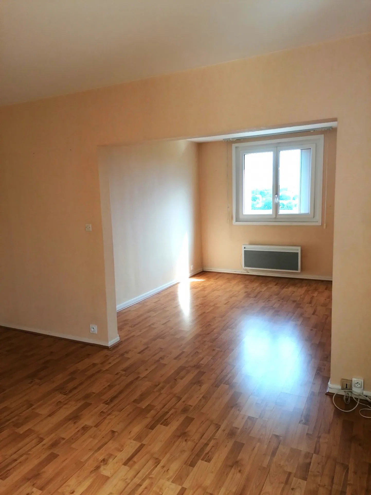 Appartement de 94m2 à Autun. Prix : 89 000 euros. 