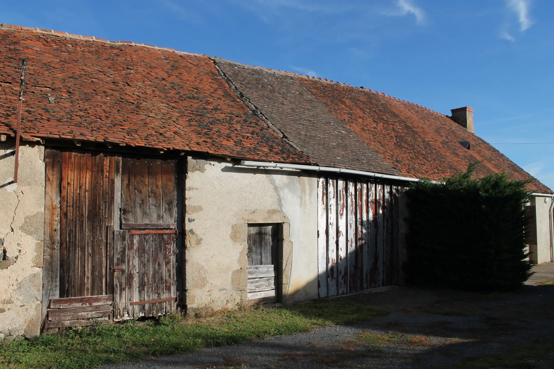 Fermette à Archignat avec granges sur terrain de 2540m2 