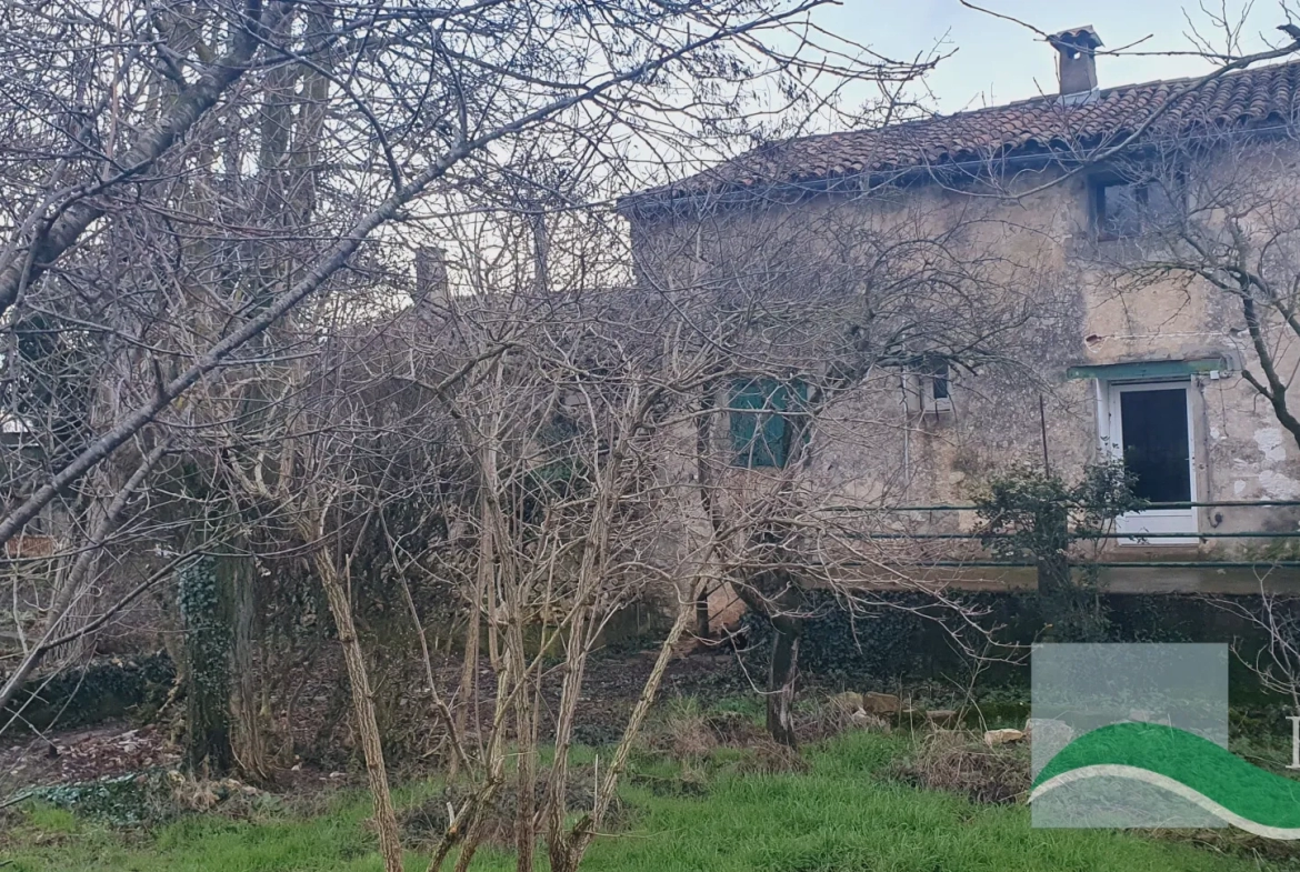 Maison de village à rénover avec jardin attenant à St Maurice de Navacelles 