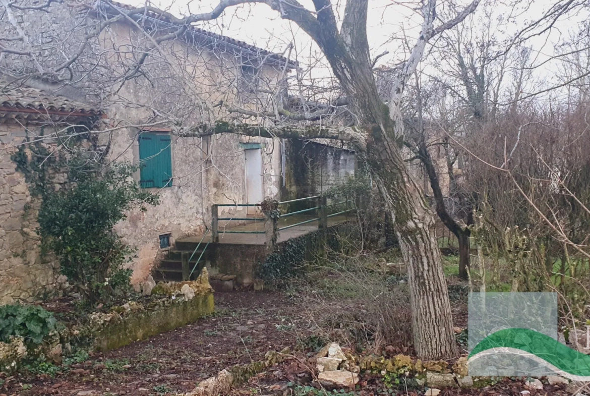 Maison de village à rénover avec jardin attenant à St Maurice de Navacelles 