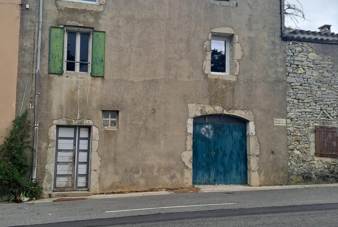 Maison de village à rénover avec jardin attenant à St Maurice de Navacelles 