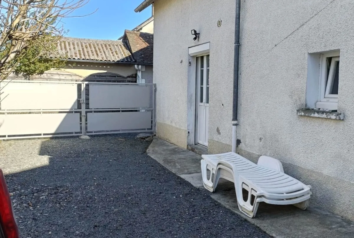 Maison ancienne rénovée de 155 m2 avec jardin à St Pierre de Frugie (24450) 