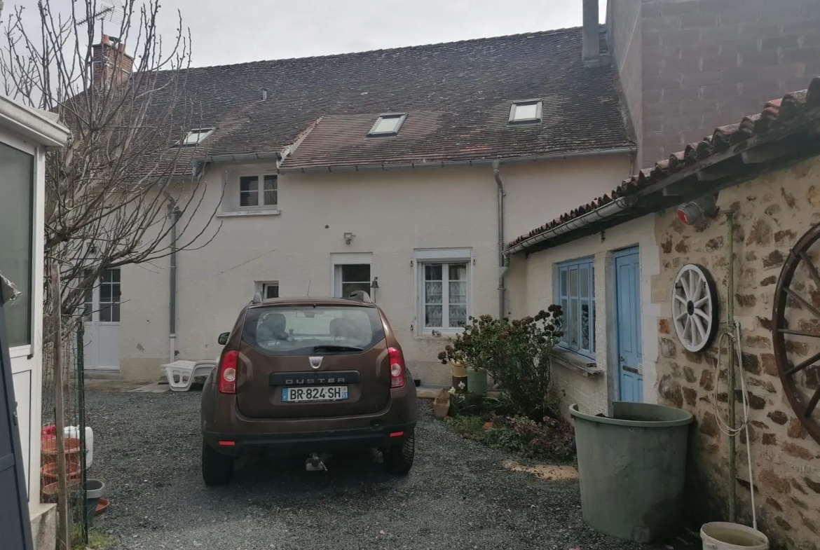 Maison ancienne rénovée de 155 m2 avec jardin à St Pierre de Frugie (24450) 