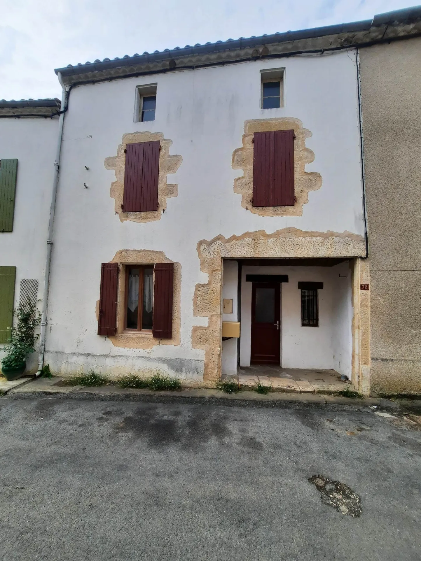 Petite maison de village en pierre à Lacapelle Biron 