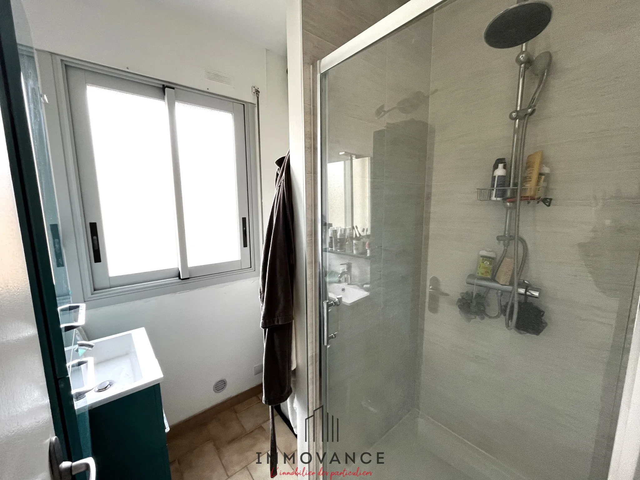 Vente appartement T2 avec balcon et stationnement à Antigone Montpellier 