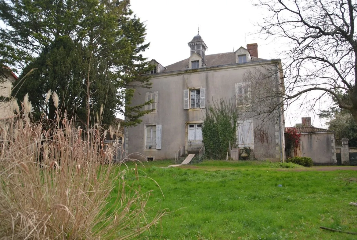 Maison de caractère du XIXe à réhabiliter à Sainte Hermine 