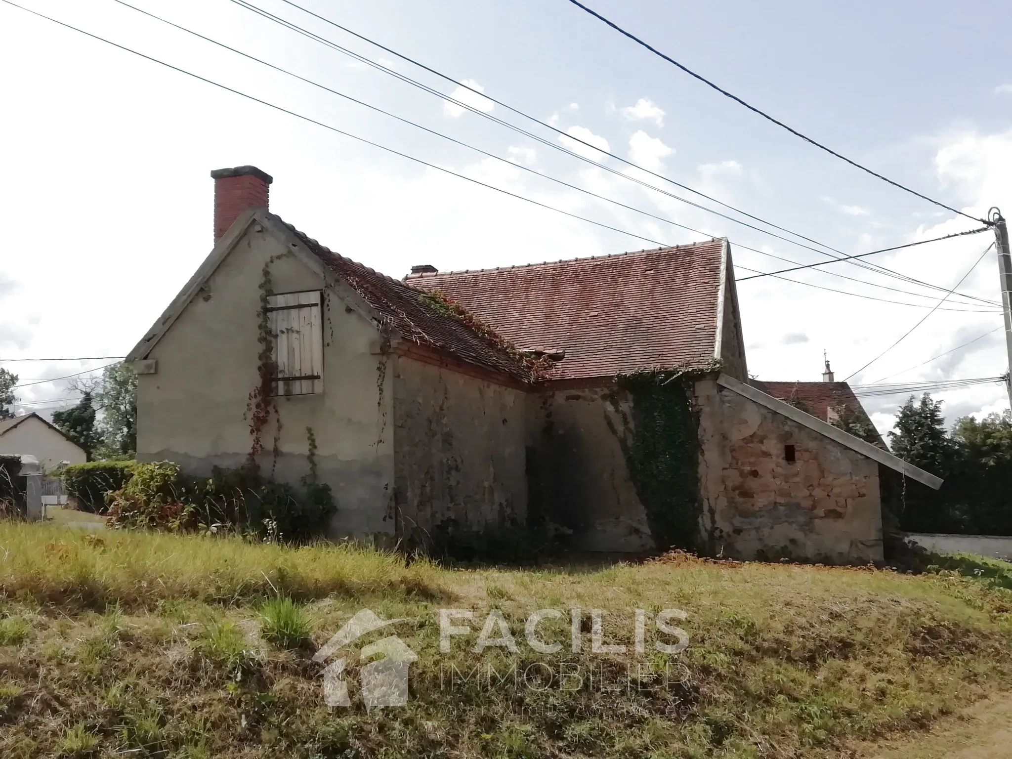 Maison de village à réhabiliter - Proche Tronçais à 30 km de Moulins 