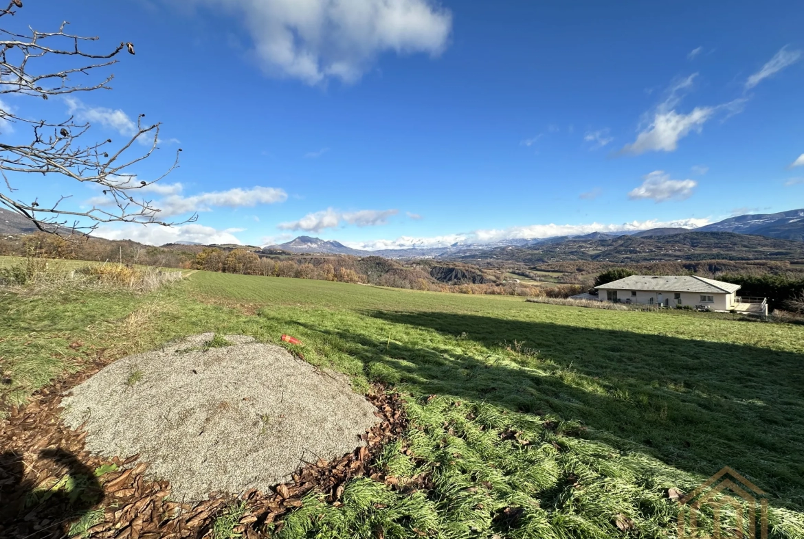 Terrain à bâtir de 1047m2 à Fouillouse 