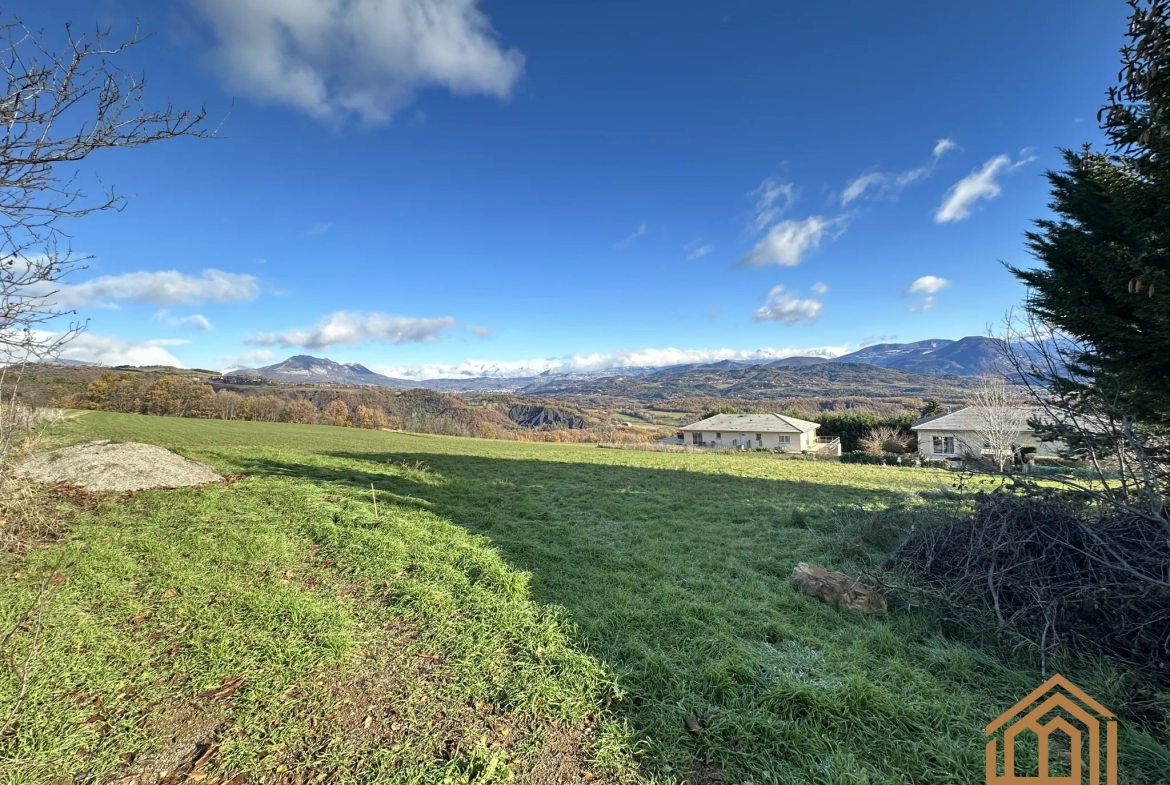 Terrain à bâtir de 1047m2 à Fouillouse 