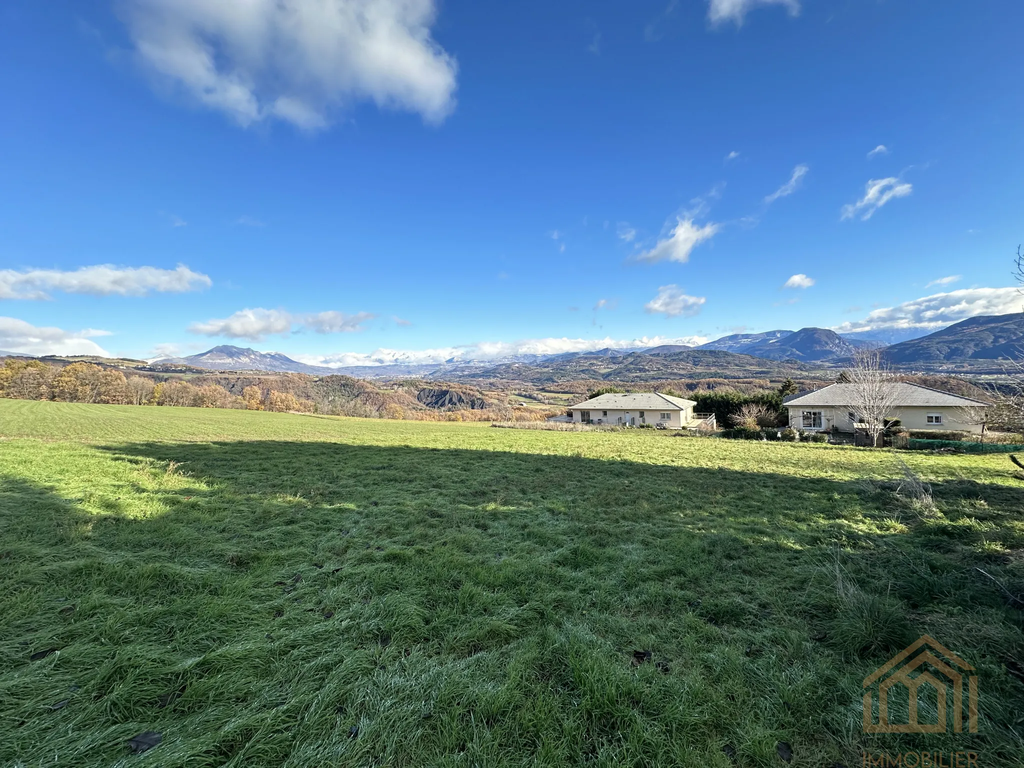 Terrain à bâtir de 1047m2 à Fouillouse 