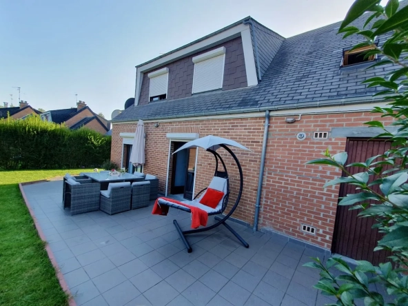 Maison en briques avec quatre chambres à Maubeuge